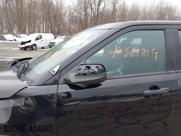 2017 Ford Police Interceptor Utility z VIN 1FM5K8AR6HGE15768, wystawiony jako IAAI lot #41561819 z przebiegiem 176 539 mil mil oraz . Historia ofert i sprzedaży dostępna na DreamBid. Obrazek 20.
