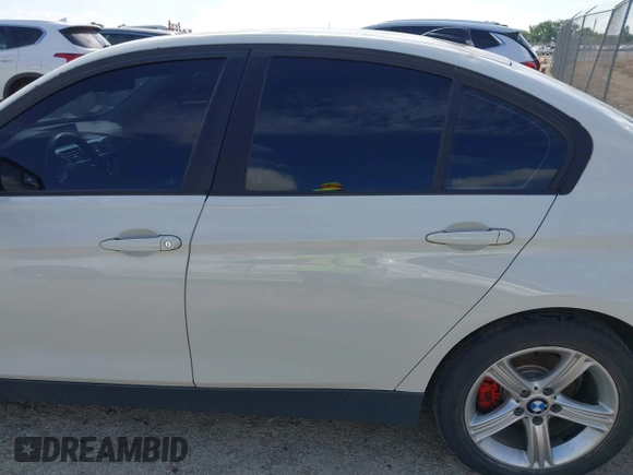 2014 BMW 3 Series 328i с VIN WBA3A5C5XEJ463194, выставлен на аукционе IAAI как лот 42528513 с пробегом 179 909 миль миль и . История ставок и продаж доступна на DreamBid. Изображение 14.