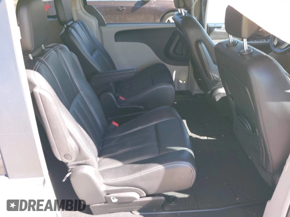 2013 Chrysler Town & Country Touring with VIN 2C4RC1BG9DR777819, listed as a IAAI auction lot 41824692 with 138,702 mi miles. Bid and sale history available at carsss.com. Image 8.