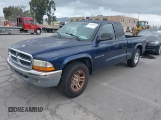 2001 Dodge Dakota with VIN 1B7GL22X41S247460, listed as a IAAI auction lot 41902565 with 189,887 mi miles. Bid and sale history available at carsss.com. Image 2.