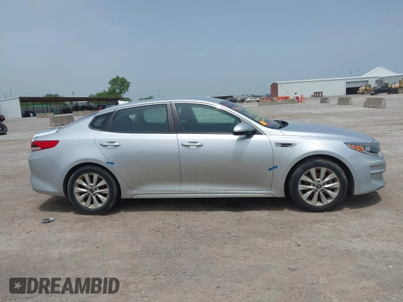 2017 Kia Optima LX z VIN 5XXGT4L34HG124656, wystawiony jako IAAI lot #42247907 z przebiegiem 93 333 mil mil oraz . Historia ofert i sprzedaży dostępna na DreamBid. Obrazek 13.