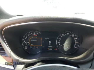 2017 Lincoln MKC Reserve with VIN 5LMCJ3C95HUL03813, listed as a Copart auction lot 55689815 with 149,766 mi miles and Salvage title. Bid and sale history available at DreamBid. Image 9.