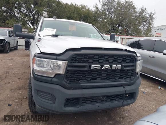 2020 Ram 2500 Tradesman with VIN 3C6UR4HJ3LG273565, listed as a IAAI auction lot 41572909 with 156,912 mi miles. Bid and sale history available at carsss.com. Image 12.