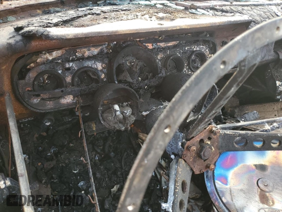 1966 Ford Mustang z VIN 6F08C385335, wystawiony jako Copart lot #42833715 z przebiegiem Nie podano mil oraz Nie do naprawy • Non repairable. Historia ofert i sprzedaży dostępna na DreamBid. Obrazek 9.