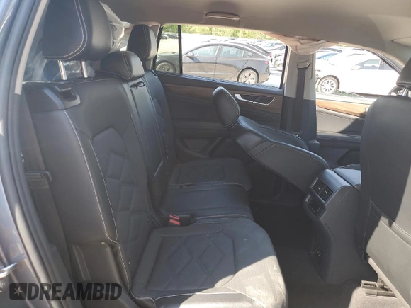 2024 Volkswagen Atlas SE with VIN 1V2WR2CA3RC536421, listed as a Copart auction lot 52762625 with 30,366 mi miles and Non repairable. Bid and sale history available at DreamBid. Image 11.
