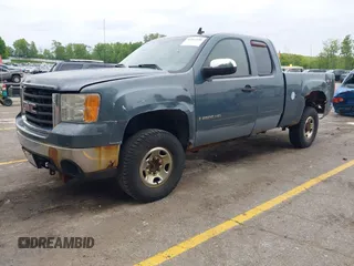 2009 GMC Sierra 2500HD SLE z VIN 1GTHK59K39E106487, wystawiony jako IAAI lot #42367240 z przebiegiem 215 276 mil mil oraz . Historia ofert i sprzedaży dostępna na DreamBid. Obrazek 2.