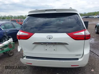 2015 Toyota Sienna XLE with VIN 5TDYK3DC3FS529256, listed as a IAAI auction lot 42172570 with 163,725 mi miles and . Bid and sale history available at carsss.com. Image 15.