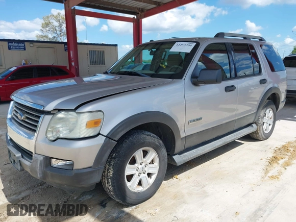 2006 Ford Explorer XLT z VIN 1FMEU73E76UB17775, wystawiony jako IAAI lot #42257304 z przebiegiem Nie podano mil oraz . Historia ofert i sprzedaży dostępna na DreamBid. Obrazek 2.