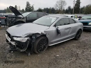 2016 Audi A5 Premium z VIN WAUD2AFR6GA045730, wystawiony jako Copart lot #85598674 z przebiegiem 64 900 mil mil oraz Szkoda całkowita • Salvage title. Historia ofert i sprzedaży dostępna na DreamBid. Obrazek 1.