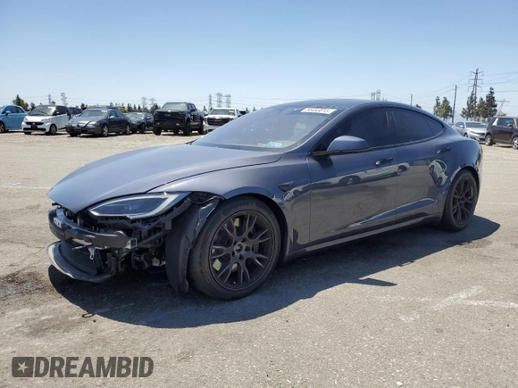 2022 Tesla Model S z VIN 5YJSA1E53NF491494, wystawiony jako Copart lot #56483015 z przebiegiem 31 507 mil mil oraz Szkoda całkowita • Salvage title. Historia ofert i sprzedaży dostępna na DreamBid. Obrazek 1.