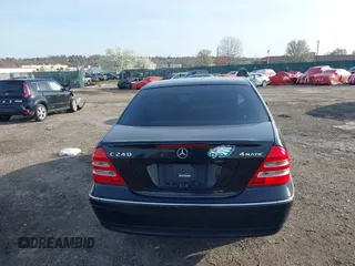 2004 Mercedes-Benz C 240 с VIN WDBRF81J84F536367, выставлен на аукционе IAAI как лот 41940002 с пробегом Не указан миль и . История ставок и продаж доступна на DreamBid. Изображение 17.