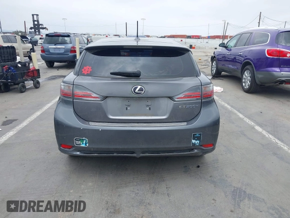 2013 Lexus CT 200h z VIN JTHKD5BH0D2167335, wystawiony jako IAAI lot #42374427 z przebiegiem 257 071 mil mil oraz . Historia ofert i sprzedaży dostępna na DreamBid. Obrazek 16.
