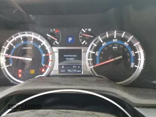 2018 Toyota 4Runner SR5 z VIN JTEBU5JR6J5593418, wystawiony jako Copart lot #60228085 z przebiegiem 96 239 mil mil oraz Szkoda całkowita • Salvage title. Historia ofert i sprzedaży dostępna na DreamBid. Obrazek 9.