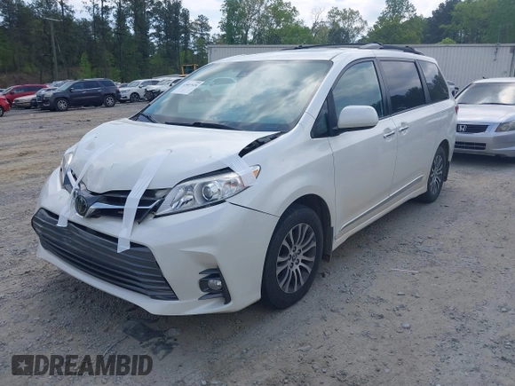 2019 Toyota Sienna XLE Auto Access Seat with VIN 5TDYZ3DC3KS970200, listed as a IAAI auction lot 42007928 with 64,023 mi miles. Bid and sale history available at carsss.com. Image 21.