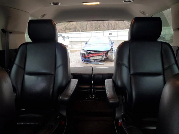 2013 Chevrolet Tahoe LTZ with VIN 1GNSCCE02DR340527, listed as a Copart auction lot 43183805 with 111,696 mi miles and Salvage title. Bid and sale history available at DreamBid. Image 10.