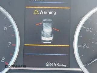 2019 Nissan Sentra SV z VIN 3N1AB7AP5KY312085, wystawiony jako IAAI lot #42311937 z przebiegiem 68 453 mil mil oraz . Historia ofert i sprzedaży dostępna na DreamBid. Obrazek 15.