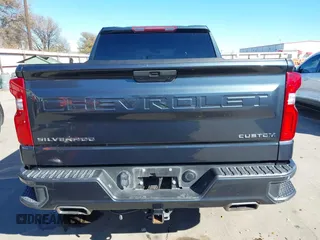 2020 Chevrolet Silverado 1500 Custom with VIN 3GCPWBEF3LG143871, listed as a IAAI auction lot 40922866 with 95,940 mi miles. Bid and sale history available at carsss.com. Image 17.