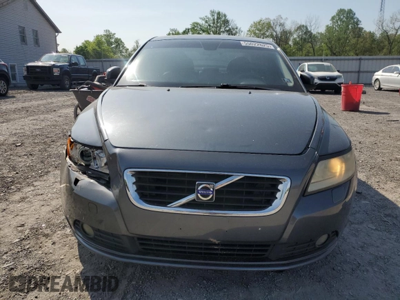 2008 Volvo S40 2.4L z VIN YV1MS382282382674, wystawiony jako Copart lot #55022625 z przebiegiem 116 132 mil mil oraz Szkoda całkowita • Salvage title. Historia ofert i sprzedaży dostępna na DreamBid. Obrazek 5.