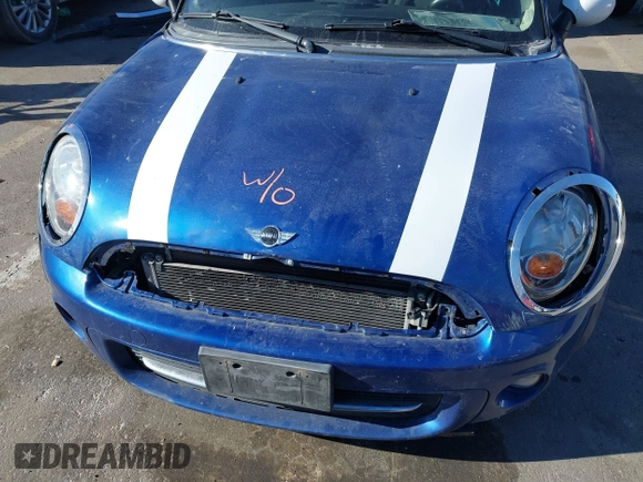 2012 MINI Hardtop с VIN WMWSU3C5XCT542826, выставлен на аукционе IAAI как лот 41372017 с пробегом 162 156 миль миль и . История ставок и продаж доступна на DreamBid. Изображение 6.