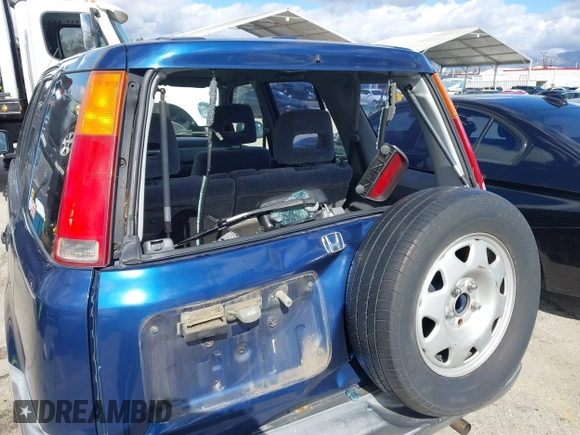 1998 Honda CR-V LX with VIN JHLRD1845WC068779, listed as a IAAI auction lot 41572198 with 191,503 mi miles. Bid and sale history available at carsss.com. Image 6.