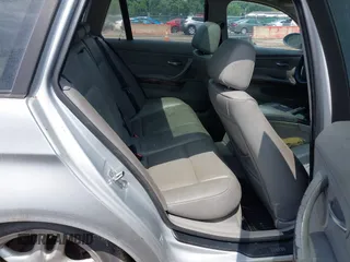 2006 BMW 3 Series 325xi with VIN WBAVT135X6KW22139, listed as a IAAI auction lot 42780030 with 222,216 mi miles and . Bid and sale history available at DreamBid. Image 8.