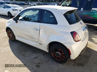 2018 FIAT 500e z VIN 3C3CFFGE3JT465087, wystawiony jako Copart lot #75343744 z przebiegiem 22 850 mil mil oraz Szkoda całkowita • Salvage title. Historia ofert i sprzedaży dostępna na DreamBid. Obrazek 2.