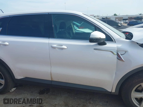 2022 Kia Sorento LX with VIN 5XYRG4LC8NG128049, listed as a IAAI auction lot 42505008 with 62,891 mi miles and . Bid and sale history available at DreamBid. Image 14.