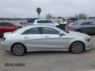 2018 Mercedes-Benz CLA 250 z VIN WDDSJ4EBXJN593951, wystawiony jako IAAI lot #42465181 z przebiegiem 76 114 mil mil oraz . Historia ofert i sprzedaży dostępna na DreamBid. Obrazek 13.