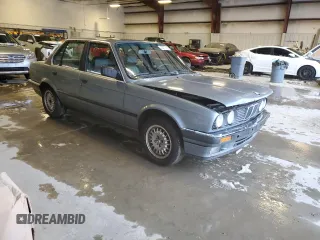 1989 BMW 3 Series 325i with VIN WBAAD2305KED23370, listed as a Copart auction lot 43777225 with 194,949 mi miles and Salvage Title. Bid and sale history available at carsss.com. Image 4.