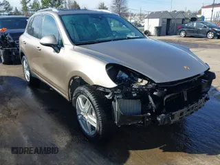 2016 Porsche Cayenne S z VIN WP1AB2A21GLA93418, wystawiony jako IAAI lot #41591715 z przebiegiem 27 056 mil mil oraz . Historia ofert i sprzedaży dostępna na DreamBid. Obrazek 1.