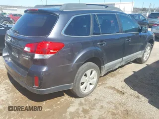 2010 Subaru Outback Premium All-Weather Anniversary z VIN 4S4BRBCC4A3357449, wystawiony jako IAAI lot #41719216 z przebiegiem 200 784 mil mil oraz . Historia ofert i sprzedaży dostępna na DreamBid. Obrazek 4.