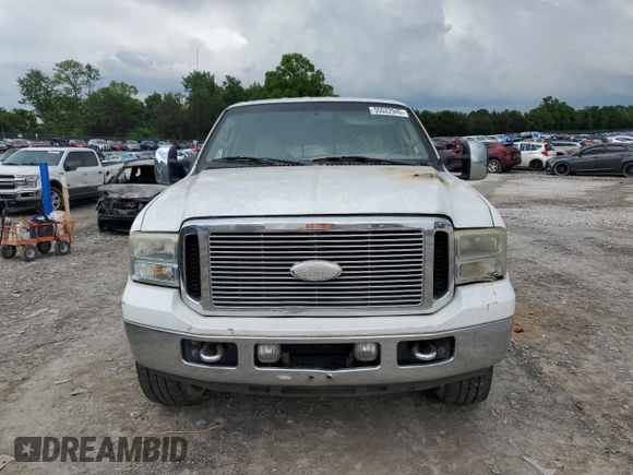 2006 Ford F-250 XL z VIN 1FTSW21P46EC79656, wystawiony jako Copart lot #55522945 z przebiegiem Nie podano mil oraz Szkoda całkowita • Salvage title. Historia ofert i sprzedaży dostępna na DreamBid. Obrazek 5.