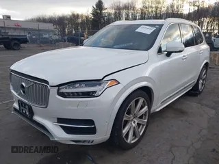 2016 Volvo XC90 T6 Inscription with VIN YV4A22PL9G1029962, listed as a IAAI auction lot 41314880 with 85,498 mi miles. Bid and sale history available at carsss.com. Image 2.