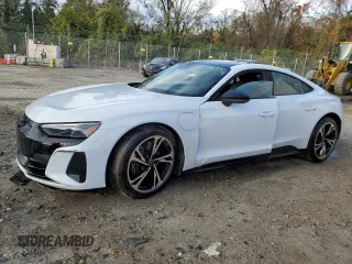 2022 Audi e-tron GT Prestige z VIN WAUEJBFW6N7009405, wystawiony jako Copart lot #72358873 z przebiegiem 6207 mil mil oraz . Historia ofert i sprzedaży dostępna na DreamBid. Obrazek 1.