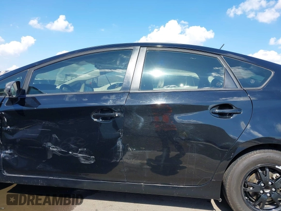 2013 Toyota Prius One z VIN JTDKN3DU1D5601970, wystawiony jako IAAI lot #42407934 z przebiegiem 130 535 mil mil oraz . Historia ofert i sprzedaży dostępna na DreamBid. Obrazek 14.