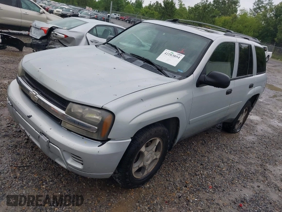 2007 Chevrolet TrailBlazer LS with VIN 1GNDS13S272136506, listed as a IAAI auction lot 42203854 with 362,565 mi miles and . Bid and sale history available at DreamBid. Image 2.