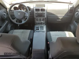 2008 Dodge Nitro SXT z VIN 1D8GU28K28W188650, wystawiony jako Copart lot #60814305 z przebiegiem 301 191 mil mil oraz Szkoda całkowita • Salvage title. Historia ofert i sprzedaży dostępna na DreamBid. Obrazek 8.
