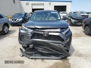 2023 Toyota RAV4 LE z VIN 2T3H1RFV1PC228541, wystawiony jako Copart lot #59481025 z przebiegiem 13 738 mil mil oraz Szkoda całkowita • Salvage title. Historia ofert i sprzedaży dostępna na DreamBid. Obrazek 5.