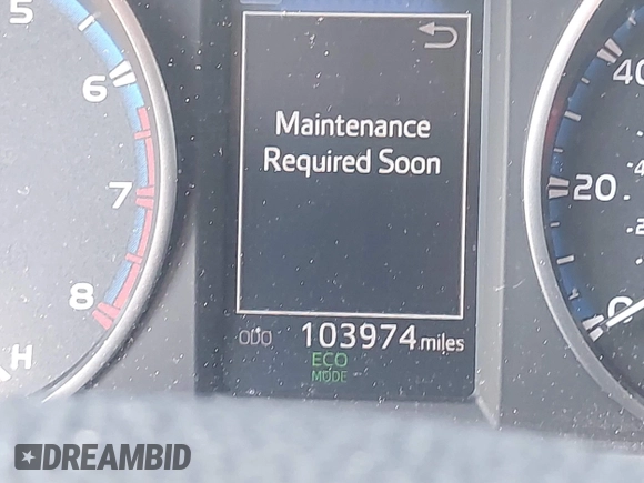 2018 Toyota RAV4 XLE с VIN JTMWFREV7JJ735295, выставлен на аукционе IAAI как лот 42452894 с пробегом 103 974 миль миль и . История ставок и продаж доступна на DreamBid. Изображение 15.