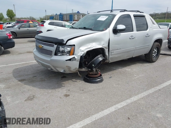 2011 Chevrolet Avalanche LTZ with VIN 3GNTKGE36BG337863, listed as a IAAI auction lot 42026377 with 207,116 mi miles and . Bid and sale history available at DreamBid. Image 6.