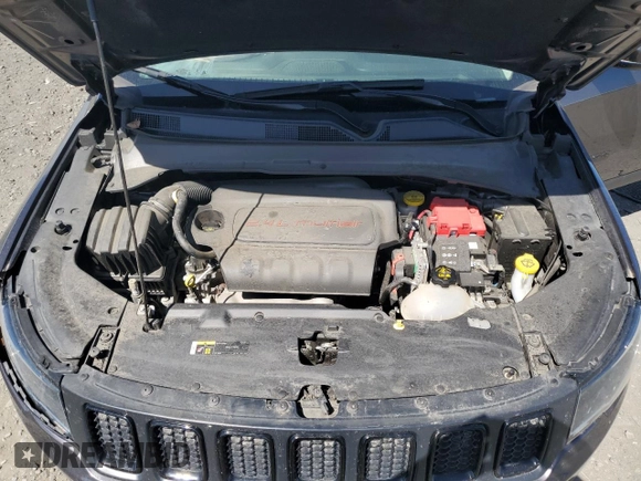 2020 Jeep Compass Latitude z VIN 3C4NJDBB2LT161837, wystawiony jako Copart lot #57730035 z przebiegiem 37 689 mil mil oraz Szkoda całkowita • Salvage title. Historia ofert i sprzedaży dostępna na DreamBid. Obrazek 12.