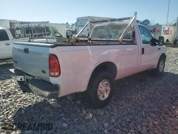 2003 Ford F-250 XL with VIN 1FTNF20L83EB38337, listed as a Copart auction lot 48288195 with 136,334 mi miles and Clean title. Bid and sale history available at DreamBid. Image 3.
