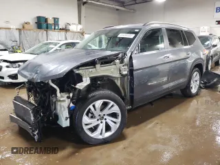 2022 Volkswagen Atlas 3.6L V6 SE w/Technology with VIN 1V2HR2CA0NC544088, listed as a Copart auction lot 44438205 with 28,440 mi miles and Salvage Title. Bid and sale history available at carsss.com. Image 1.