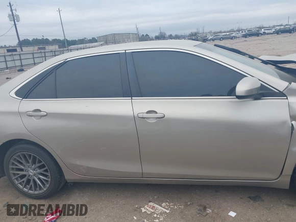 2017 Toyota Camry XLE z VIN 4T1BF1FK9HU622263, wystawiony jako IAAI lot #41542248 z przebiegiem Nie podano mil oraz . Historia ofert i sprzedaży dostępna na DreamBid. Obrazek 14.