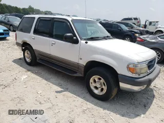 2000 Ford Explorer XLT with VIN 1FMZU83P8YUB63966, listed as a Copart auction lot 59455755 with 136,852 mi miles and Clean title. Bid and sale history available at DreamBid. Image 4.