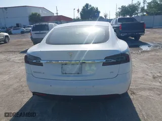 2016 Tesla Model S 70 kWh Battery with VIN 5YJSA1E16GF129997, listed as a IAAI auction lot 42108270 with 1 mi miles. Bid and sale history available at carsss.com. Image 16.