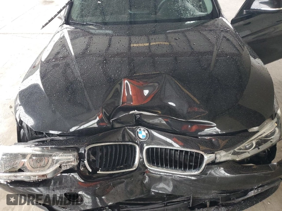 2018 BMW 3 Series 320i with VIN WBA8E1G52JNU93516, listed as a Copart auction lot 59403075 with 86,269 mi miles and Non repairable. Bid and sale history available at DreamBid. Image 11.