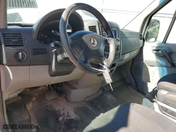 2014 Mercedes-Benz Sprinter Cargo Vans EXT with VIN WD3PE8DC7E5895185, listed as a Copart auction lot 81303884 with 517,728 mi miles and Clean Title. Bid and sale history available at carsss.com. Image 8.