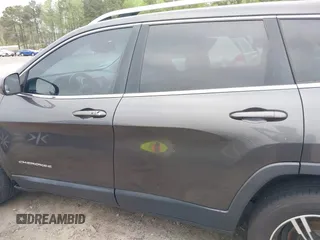 2015 Jeep Cherokee Latitude with VIN 1C4PJLCB0FW601862, listed as a IAAI auction lot 41931048 with 100,705 mi miles and . Bid and sale history available at DreamBid. Image 15.
