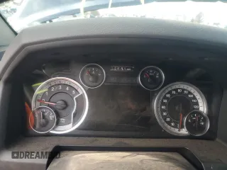 2015 Ram 1500 Lone Star z VIN 1C6RR7TM1FS550347, wystawiony jako Copart lot #84727674 z przebiegiem Nie podano mil oraz Czysty tytuł • Clean title. Historia ofert i sprzedaży dostępna na DreamBid. Obrazek 9.